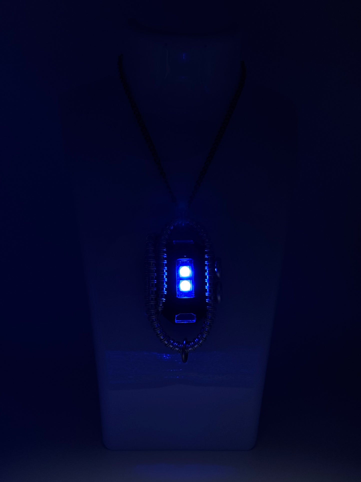 2 in 1 Braccialetto/Ciondolo RGB Light