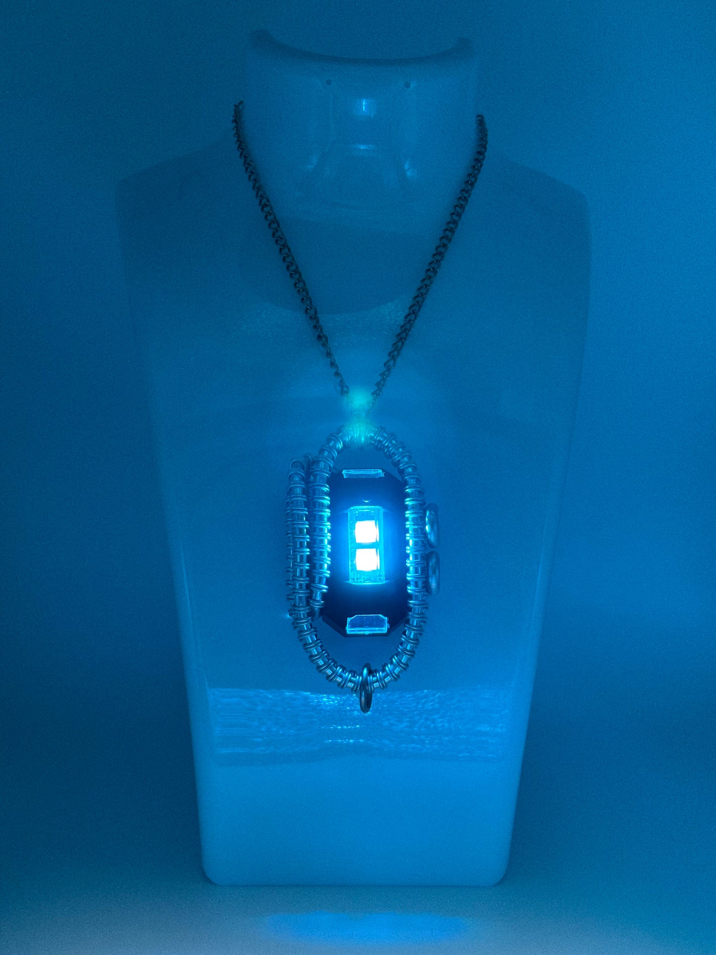 2 in 1 Braccialetto/Ciondolo RGB Light